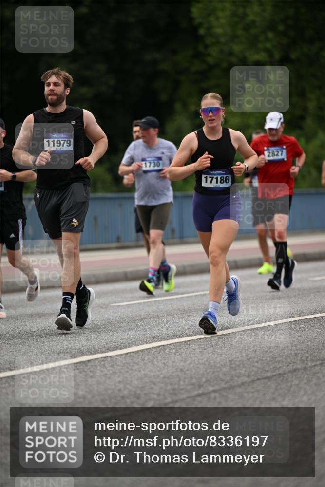 29.06.2025 - hella hamburg halbmarathon Dr. Thomas Lammeyer http://msf.ph/oto/8336197 29.06.2025 10:40:01 Kennedybrücke 1336, 2352, 2412, 2588, 2827, 3828, 4413, 4965, 5147, 6189, 6867, 7111, 7275, 8356, 8567, 8947, 9470, 9819, 10047, 10565, 10567, 10652, 11010, 11187, 11198, 11233, 11359 meine-sportfotos.de