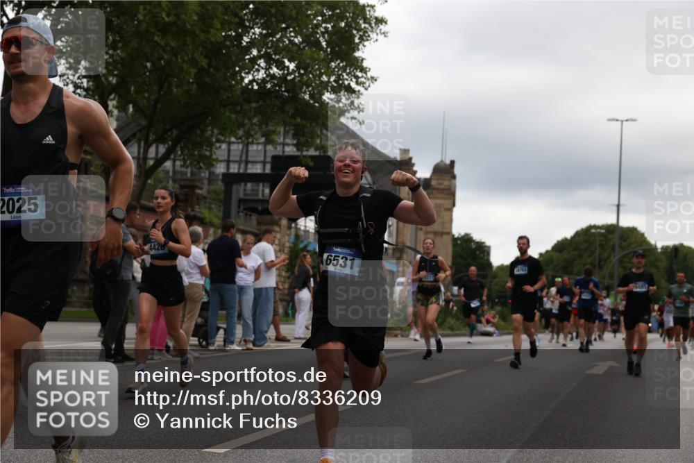 29.06.2025 - hella hamburg halbmarathon Yannick Fuchs http://msf.ph/oto/8336209 29.06.2025 10:51:56 20KM 1595, 1611, 2025, 2488, 2656, 2759, 2806, 2840, 2883, 2907, 3093, 3859, 4319, 4426, 4467, 4502, 4579, 4632, 4708, 4833, 5277, 5341, 5926, 6104, 6138, 6147, 6531, 6595, 7138, 7189, 8322, 8585, 9316, 9485, 10599, 10788, 11645, 12585, 13465, 13816, 13880, 14266, 14571, 15217, 15229, 16517, 16531, 17405, 17415, 17455, 17543, 17827, 18068, 18180, 18492, 18501, 18587, 18762, 18891 meine-sportfotos.de