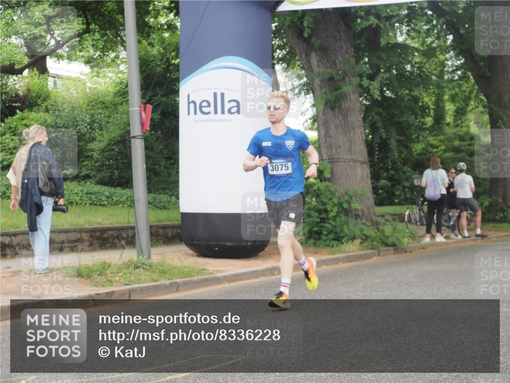 29.06.2025 - hella hamburg halbmarathon KatJ http://msf.ph/oto/8336228 29.06.2025 10:18:07 Zwischen KM18-KM19 1953, 3075 meine-sportfotos.de