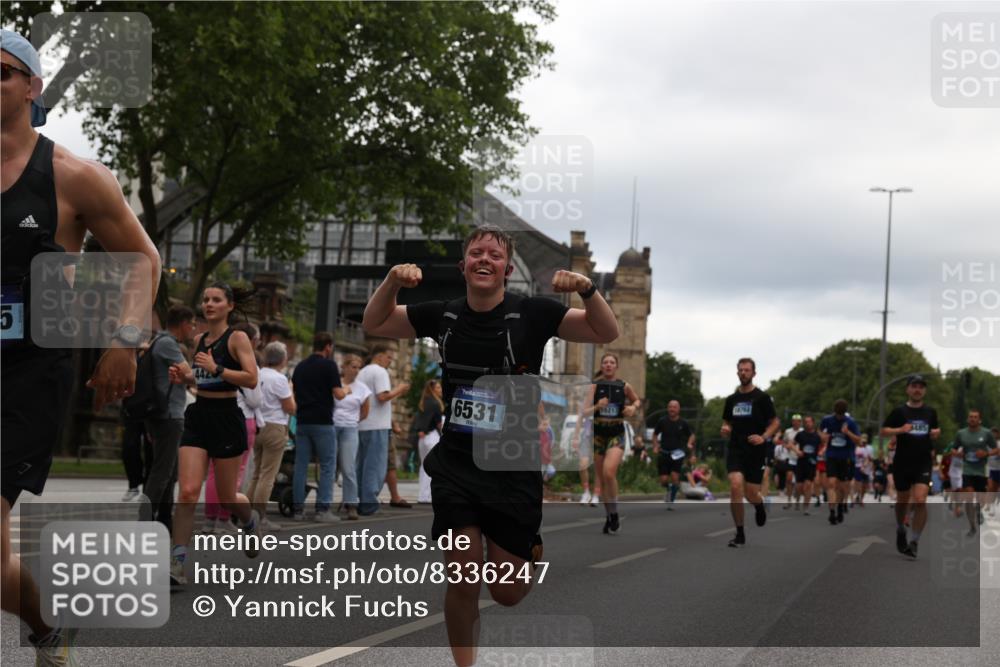 29.06.2025 - hella hamburg halbmarathon Yannick Fuchs http://msf.ph/oto/8336247 29.06.2025 10:51:56 20KM 1595, 1611, 2025, 2488, 2656, 2759, 2806, 2840, 2883, 2907, 3093, 3859, 4319, 4426, 4467, 4502, 4579, 4632, 4708, 4833, 5277, 5341, 5926, 6104, 6138, 6147, 6531, 6595, 7138, 7189, 8322, 8585, 9316, 9485, 10599, 10788, 11645, 12585, 13465, 13816, 13880, 14266, 14571, 15217, 15229, 16517, 16531, 17405, 17415, 17455, 17543, 17827, 18068, 18180, 18492, 18501, 18587, 18762, 18891 meine-sportfotos.de
