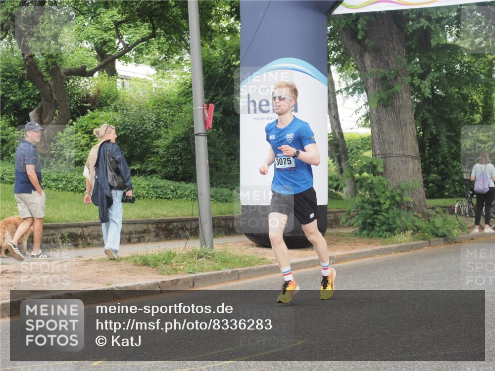 29.06.2025 - hella hamburg halbmarathon KatJ http://msf.ph/oto/8336283 29.06.2025 10:18:07 Zwischen KM18-KM19 1953, 3075 meine-sportfotos.de