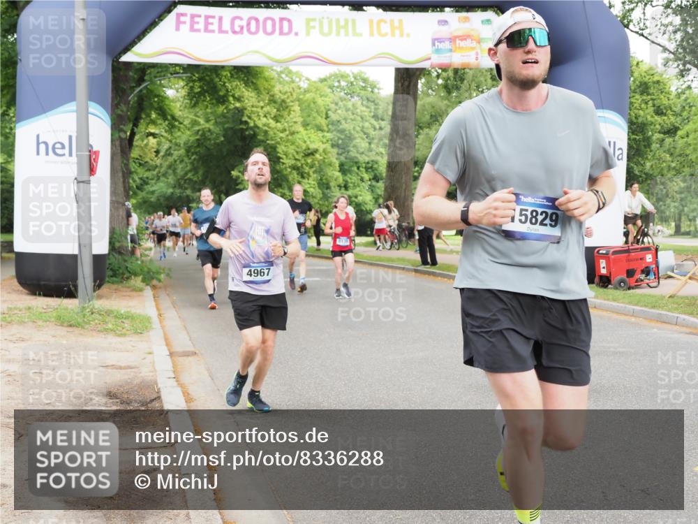 29.06.2025 - hella hamburg halbmarathon MichiJ http://msf.ph/oto/8336288 29.06.2025 10:39:11 Zwischen KM18-KM19 2397, 2636, 2818, 4967, 6286, 8977, 14561, 15126, 15829, 17530, 17815, 18869 meine-sportfotos.de