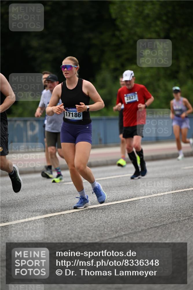 29.06.2025 - hella hamburg halbmarathon Dr. Thomas Lammeyer http://msf.ph/oto/8336348 29.06.2025 10:40:02 Kennedybrücke 1336, 1717, 2352, 2412, 2588, 2827, 3828, 4413, 4965, 5147, 5531, 6189, 6845, 6867, 7111, 7275, 8356, 8567, 8947, 9470, 9819, 10047, 10565, 10567, 11010, 11187, 11198, 11233, 11359 meine-sportfotos.de