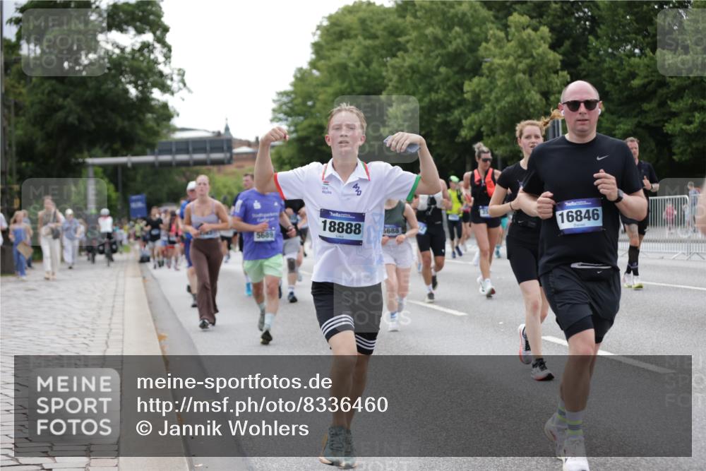 29.06.2025 - hella hamburg halbmarathon Jannik Wohlers http://msf.ph/oto/8336460 29.06.2025 10:40:54 Lombardsbrücke 1536, 1542, 1731, 2229, 2258, 2805, 3532, 3533, 3623, 4412, 4610, 5086, 5225, 5688, 5689, 5928, 5942, 6088, 6250, 6474, 6793, 6894, 7661, 7821, 8293, 8385, 8586, 8751, 8878, 8992, 9962, 10181, 10269, 10407, 10835, 11209, 11851, 13168, 13299, 13373, 13778, 13848, 14037, 14253, 14376, 15076, 15224, 15953, 16260, 16454, 16559, 16846, 16981, 17370, 17872, 18494, 18580, 18888 meine-sportfotos.de