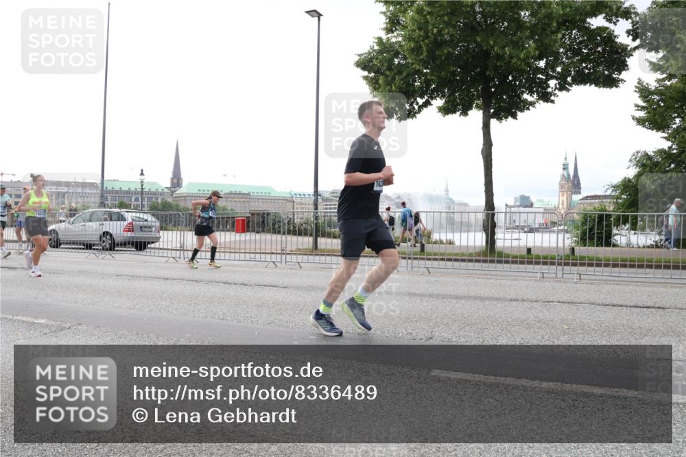 29.06.2025 - hella hamburg halbmarathon Lena Gebhardt http://msf.ph/oto/8336489 29.06.2025 10:38:06 Lombardsbrücke 1196, 1394, 1457, 1475, 1578, 1596, 1742, 1791, 1799, 1901, 1966, 1985, 2113, 2199, 2498, 2786, 2853, 3010, 3094, 3095, 3230, 3242, 3246, 3286, 3338, 3635, 3636, 3716, 3880, 4414, 4921, 5139, 5300, 5522, 5713, 5875, 6199, 6200, 6243, 6362, 6697, 6751, 6930, 7118, 7165, 7244, 7321, 7350, 7552, 7629, 7696, 7868, 7914, 8985, 9247, 9288, 9895, 10159, 10506, 10836, 11087, 11543, 12254, 17798 meine-sportfotos.de