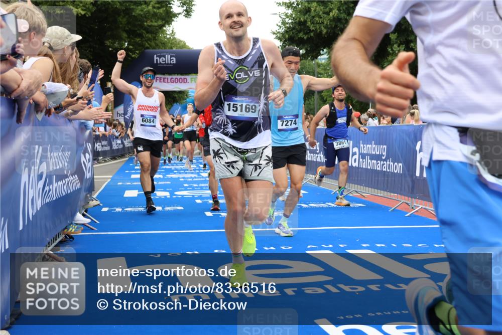 29.06.2025 - hella hamburg halbmarathon Strokosch-Dieckow http://msf.ph/oto/8336516 29.06.2025 10:54:13 Ziel 1267, 3103, 3177, 3861, 3898, 5638, 6082, 6084, 6294, 6443, 6581, 7274, 8223, 8390, 9791, 11430, 12213, 13033, 13289, 13397, 13794, 13803, 15169, 15524, 15946, 16527, 16574, 16750, 16780, 16871, 16879, 17087, 17698, 18268 meine-sportfotos.de