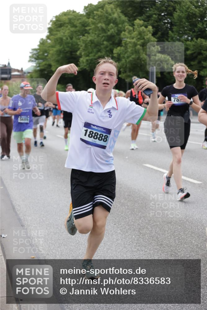 29.06.2025 - hella hamburg halbmarathon Jannik Wohlers http://msf.ph/oto/8336583 29.06.2025 10:40:55 Lombardsbrücke 1536, 1542, 1731, 2229, 2258, 2805, 3532, 3533, 3623, 4412, 4610, 5225, 5688, 5689, 5928, 5942, 6088, 6250, 6474, 6793, 6894, 7022, 7023, 7661, 7821, 8293, 8385, 8586, 8751, 8878, 8992, 9962, 10181, 10407, 10483, 10835, 11209, 11437, 11438, 11851, 12481, 13168, 13299, 13373, 13778, 13848, 14037, 14253, 14376, 15076, 15224, 15953, 16260, 16454, 16550, 16559, 16846, 16981, 17370, 18494, 18580, 18814, 18888 meine-sportfotos.de