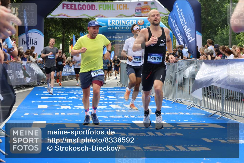 29.06.2025 - hella hamburg halbmarathon Strokosch-Dieckow http://msf.ph/oto/8336592 29.06.2025 10:33:39 Ziel 1053, 1396, 2228, 2746, 2836, 4246, 5193, 8312, 12595, 14975, 16755, 17191, 18854 meine-sportfotos.de