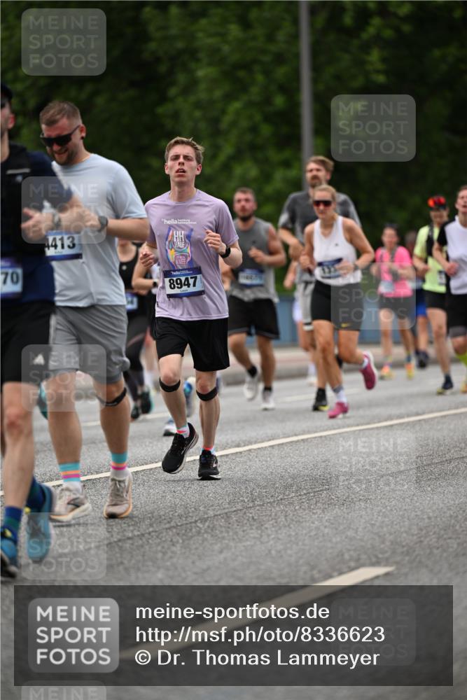 29.06.2025 - hella hamburg halbmarathon Dr. Thomas Lammeyer http://msf.ph/oto/8336623 29.06.2025 10:40:04 Kennedybrücke 1336, 1717, 2352, 2412, 2588, 2827, 3828, 4413, 4965, 5012, 5147, 5531, 6021, 6381, 6845, 6867, 7111, 7275, 8356, 8567, 8947, 9470, 9819, 10047, 10565, 10567, 11010, 11187, 11198, 11233 meine-sportfotos.de
