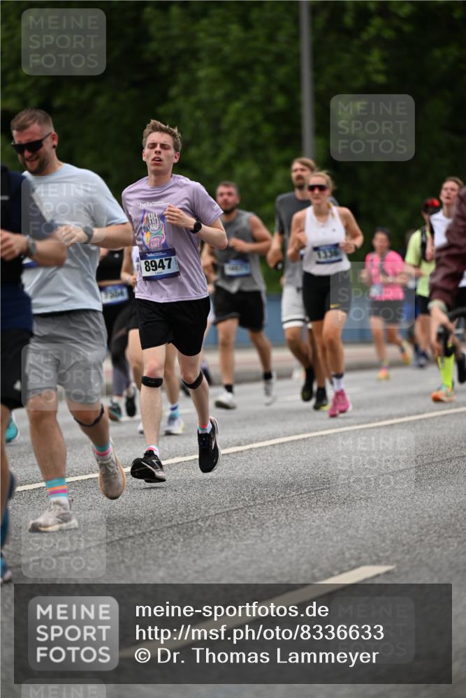 29.06.2025 - hella hamburg halbmarathon Dr. Thomas Lammeyer http://msf.ph/oto/8336633 29.06.2025 10:40:04 Kennedybrücke 1336, 1717, 2352, 2412, 2588, 2827, 3828, 4413, 4965, 5012, 5147, 5531, 6021, 6381, 6845, 6867, 7111, 7275, 8356, 8567, 8947, 9470, 9819, 10047, 10565, 10567, 11010, 11187, 11198, 11233 meine-sportfotos.de