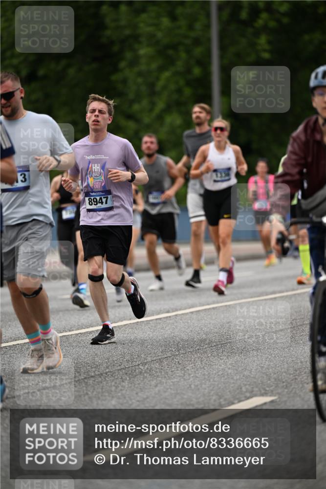 29.06.2025 - hella hamburg halbmarathon Dr. Thomas Lammeyer http://msf.ph/oto/8336665 29.06.2025 10:40:05 Kennedybrücke 1336, 1717, 2352, 2412, 2588, 2827, 3741, 3828, 4413, 5012, 5531, 6021, 6381, 6845, 6867, 7111, 7275, 8356, 8567, 8947, 9470, 9819, 10047, 10119, 10565, 10567, 11010, 11187, 11198, 11233 meine-sportfotos.de
