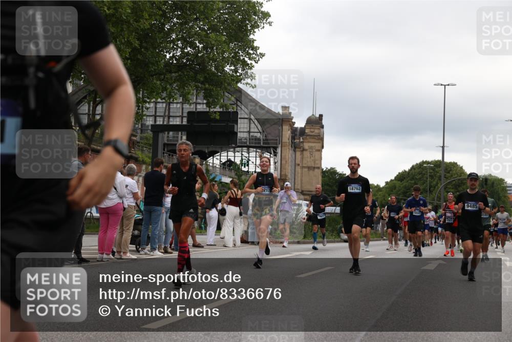 29.06.2025 - hella hamburg halbmarathon Yannick Fuchs http://msf.ph/oto/8336676 29.06.2025 10:51:57 20KM 1595, 1611, 2025, 2488, 2656, 2759, 2840, 2883, 2907, 3093, 3859, 4319, 4426, 4467, 4502, 4632, 4708, 4833, 5277, 5341, 5926, 6104, 6138, 6147, 6531, 6595, 7082, 7138, 7189, 8322, 8585, 9316, 9485, 10599, 10788, 11645, 12585, 13465, 13816, 13880, 14266, 14571, 15217, 15229, 15434, 16517, 16531, 17405, 17415, 17543, 17827, 18068, 18180, 18492, 18501, 18587, 18762, 18891 meine-sportfotos.de