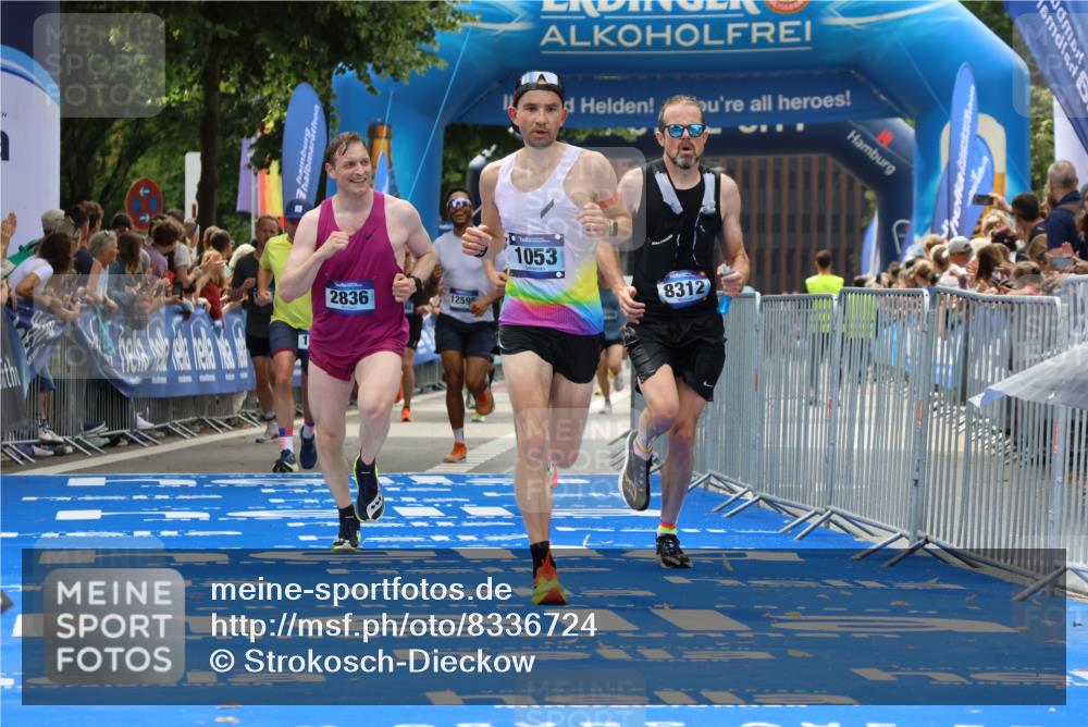 29.06.2025 - hella hamburg halbmarathon Strokosch-Dieckow http://msf.ph/oto/8336724 29.06.2025 10:33:34 Ziel 1053, 1396, 2836, 8312, 12595, 14975, 15326, 16755, 16931, 17191, 18731, 18854 meine-sportfotos.de
