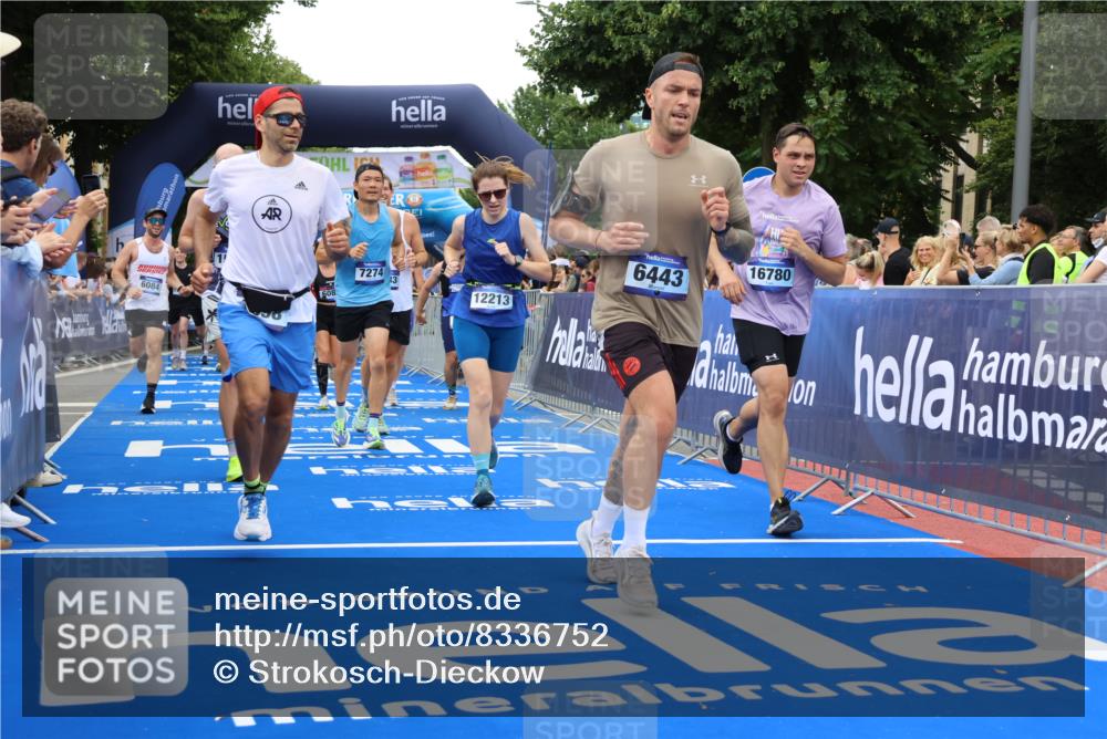 29.06.2025 - hella hamburg halbmarathon Strokosch-Dieckow http://msf.ph/oto/8336752 29.06.2025 10:54:12 Ziel 1410, 3103, 3177, 3208, 3209, 3861, 3898, 5638, 6082, 6084, 6294, 6443, 6581, 7274, 8223, 8390, 9791, 11430, 12213, 13033, 13397, 13794, 13803, 15169, 15524, 16527, 16574, 16750, 16780, 16871, 16879, 17087 meine-sportfotos.de
