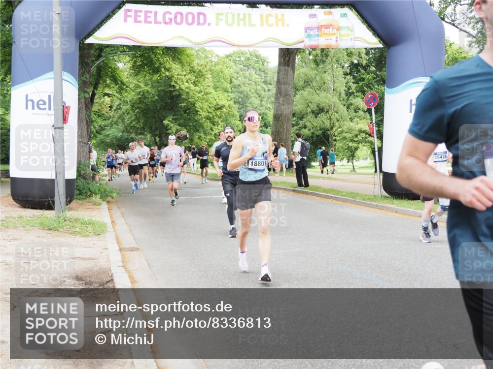29.06.2025 - hella hamburg halbmarathon MichiJ http://msf.ph/oto/8336813 29.06.2025 10:39:15 Zwischen KM18-KM19 1098, 2397, 2818, 4967, 6286, 8139, 12580, 15426, 15829, 17530, 17682, 18801 meine-sportfotos.de