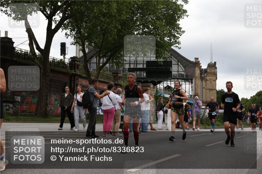29.06.2025 - hella hamburg halbmarathon Yannick Fuchs http://msf.ph/oto/8336823 29.06.2025 10:51:57 20KM 1595, 1611, 2025, 2488, 2656, 2759, 2840, 2883, 2907, 3093, 3859, 4319, 4426, 4467, 4502, 4632, 4708, 4833, 5277, 5341, 5926, 6104, 6138, 6147, 6531, 6595, 7082, 7138, 7189, 8322, 8585, 9316, 9485, 10599, 10788, 11645, 12585, 13465, 13816, 13880, 14266, 14571, 15217, 15229, 15434, 16517, 16531, 17405, 17415, 17543, 17827, 18068, 18180, 18492, 18501, 18587, 18762, 18891 meine-sportfotos.de