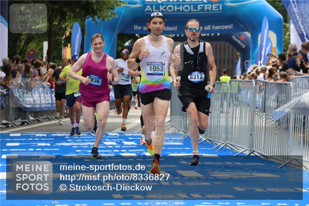 29.06.2025 - hella hamburg halbmarathon Strokosch-Dieckow http://msf.ph/oto/8336827 29.06.2025 10:33:35 Ziel 1053, 1396, 2836, 8312, 12595, 14975, 15326, 16755, 16931, 17191, 18854 meine-sportfotos.de