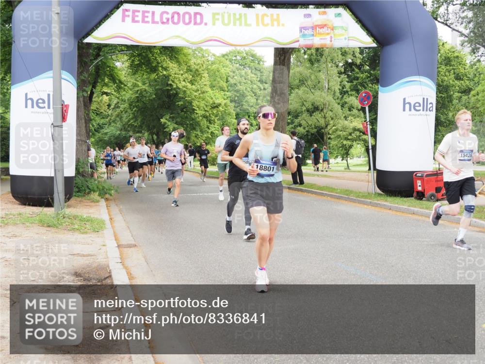 29.06.2025 - hella hamburg halbmarathon MichiJ http://msf.ph/oto/8336841 29.06.2025 10:39:15 Zwischen KM18-KM19 1098, 2397, 2818, 4967, 6286, 8139, 12580, 15426, 15829, 17530, 17682, 18801 meine-sportfotos.de