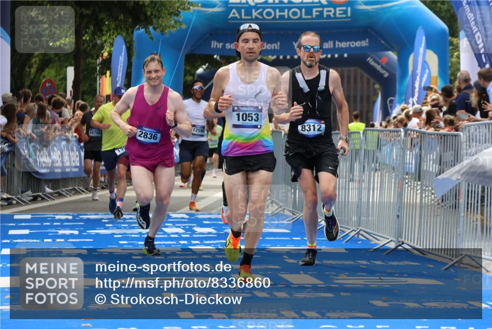 29.06.2025 - hella hamburg halbmarathon Strokosch-Dieckow http://msf.ph/oto/8336860 29.06.2025 10:33:35 Ziel 1053, 1396, 2836, 8312, 12595, 14975, 15326, 16755, 16931, 17191, 18854 meine-sportfotos.de