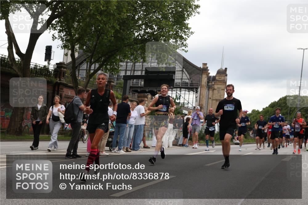 29.06.2025 - hella hamburg halbmarathon Yannick Fuchs http://msf.ph/oto/8336878 29.06.2025 10:51:57 20KM 1595, 1611, 2025, 2488, 2656, 2759, 2840, 2883, 2907, 3093, 3859, 4319, 4426, 4467, 4502, 4632, 4708, 4833, 5277, 5341, 5926, 6104, 6138, 6147, 6531, 6595, 7082, 7138, 7189, 8322, 8585, 9316, 9485, 10599, 10788, 11645, 12585, 13465, 13816, 13880, 14266, 14571, 15217, 15229, 15434, 16517, 16531, 17405, 17415, 17543, 17827, 18068, 18180, 18492, 18501, 18587, 18762, 18891 meine-sportfotos.de