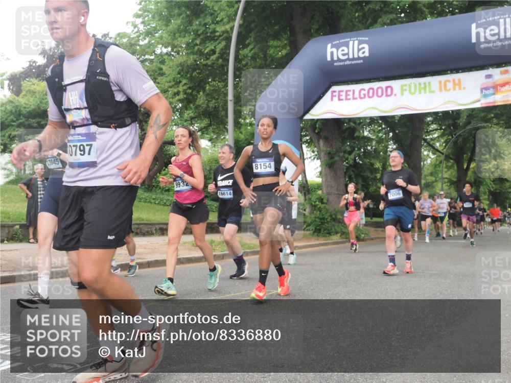 29.06.2025 - hella hamburg halbmarathon KatJ http://msf.ph/oto/8336880 29.06.2025 10:47:55 Zwischen KM18-KM19 3740, 5602, 5603, 5708, 6580, 7006, 7757, 8154, 8421, 8422 meine-sportfotos.de