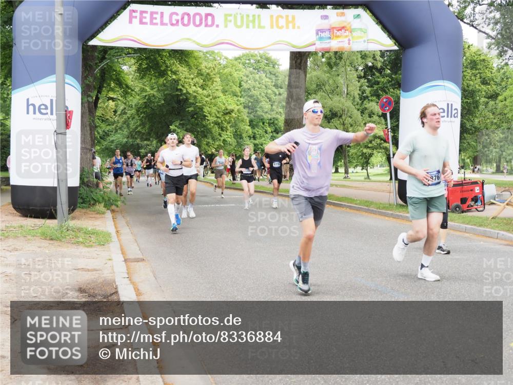 29.06.2025 - hella hamburg halbmarathon MichiJ http://msf.ph/oto/8336884 29.06.2025 10:39:19 Zwischen KM18-KM19 1098, 7409, 8139, 9876, 12580, 15426, 17682, 18801 meine-sportfotos.de