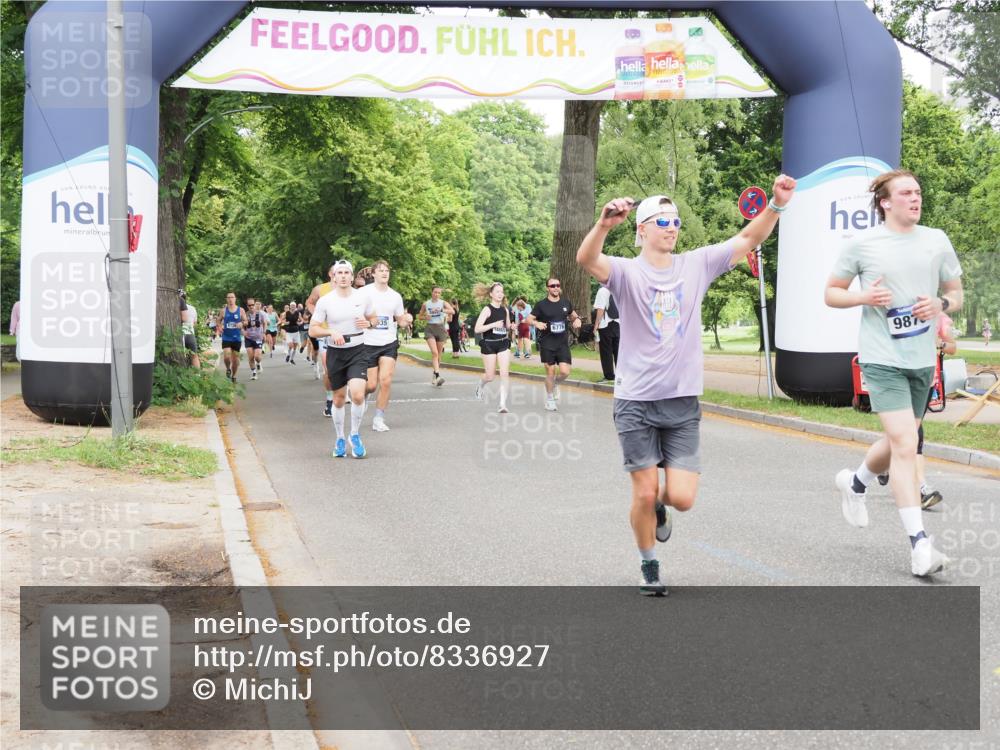 29.06.2025 - hella hamburg halbmarathon MichiJ http://msf.ph/oto/8336927 29.06.2025 10:39:19 Zwischen KM18-KM19 1098, 7409, 8139, 9876, 12580, 15426, 17682, 18801 meine-sportfotos.de