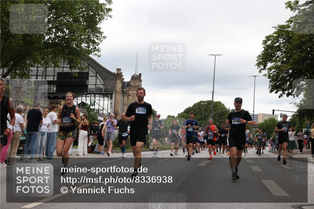 29.06.2025 - hella hamburg halbmarathon Yannick Fuchs http://msf.ph/oto/8336938 29.06.2025 10:51:58 20KM 1595, 1611, 2025, 2488, 2656, 2759, 2840, 2883, 2907, 3093, 3859, 4319, 4426, 4467, 4502, 4632, 4708, 4833, 5277, 5341, 5926, 6104, 6138, 6147, 6531, 6595, 7082, 7138, 7189, 8322, 8585, 9316, 9485, 10599, 10788, 11645, 12585, 13465, 13816, 13880, 14266, 14571, 15217, 15434, 16517, 16531, 17405, 17415, 17543, 17827, 18068, 18180, 18492, 18501, 18587, 18762, 18891 meine-sportfotos.de