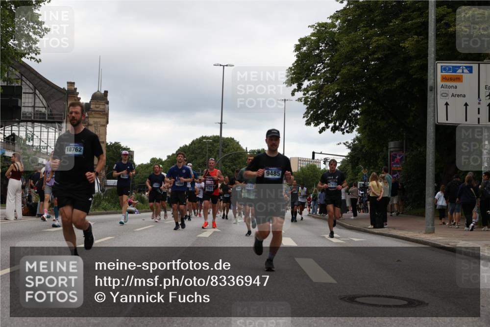 29.06.2025 - hella hamburg halbmarathon Yannick Fuchs http://msf.ph/oto/8336947 29.06.2025 10:51:58 20KM 1595, 1611, 2025, 2488, 2656, 2759, 2840, 2883, 2907, 3093, 3859, 4319, 4426, 4467, 4502, 4632, 4708, 4833, 5277, 5341, 5926, 6104, 6138, 6147, 6531, 6595, 7082, 7138, 7189, 8322, 8585, 9316, 9485, 10599, 10788, 11645, 12585, 13465, 13816, 13880, 14266, 14571, 15217, 15434, 16517, 16531, 17405, 17415, 17543, 17827, 18068, 18180, 18492, 18501, 18587, 18762, 18891 meine-sportfotos.de