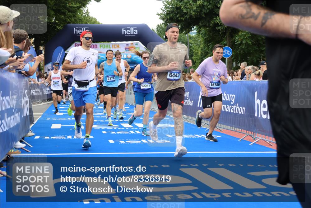 29.06.2025 - hella hamburg halbmarathon Strokosch-Dieckow http://msf.ph/oto/8336949 29.06.2025 10:54:11 Ziel 1410, 3103, 3177, 3208, 3209, 3861, 3898, 5638, 6082, 6084, 6294, 6443, 6581, 7274, 8223, 8390, 9791, 11430, 12213, 13033, 13397, 13794, 13803, 15169, 15524, 16527, 16574, 16750, 16780, 16871, 17087 meine-sportfotos.de