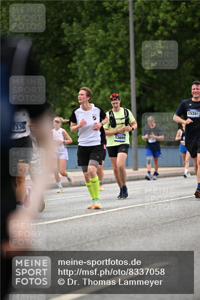 29.06.2025 - hella hamburg halbmarathon Dr. Thomas Lammeyer http://msf.ph/oto/8337058 29.06.2025 10:40:07 Kennedybrücke 1036, 1336, 1717, 2352, 2412, 2588, 2827, 3741, 4413, 5012, 5531, 6021, 6381, 6845, 6867, 6896, 7111, 7275, 7927, 8356, 8567, 8947, 9470, 9819, 10047, 10119, 10567, 11010, 11187, 11198, 11233 meine-sportfotos.de