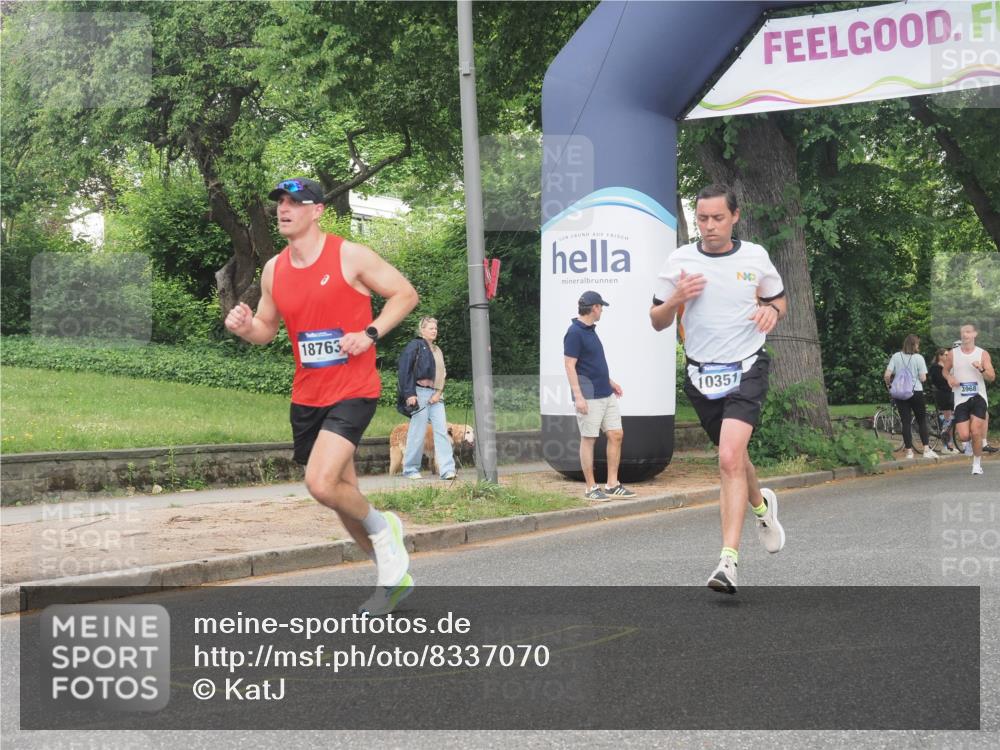 29.06.2025 - hella hamburg halbmarathon KatJ http://msf.ph/oto/8337070 29.06.2025 10:18:21 Zwischen KM18-KM19  meine-sportfotos.de