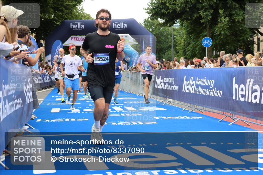 29.06.2025 - hella hamburg halbmarathon Strokosch-Dieckow http://msf.ph/oto/8337090 29.06.2025 10:54:10 Ziel 1410, 3103, 3177, 3208, 3209, 3861, 3898, 5638, 6082, 6084, 6294, 6443, 6581, 7274, 8223, 8390, 9791, 11430, 11499, 12213, 12379, 13033, 13397, 13794, 13803, 15169, 15524, 16527, 16780, 16871, 17087 meine-sportfotos.de