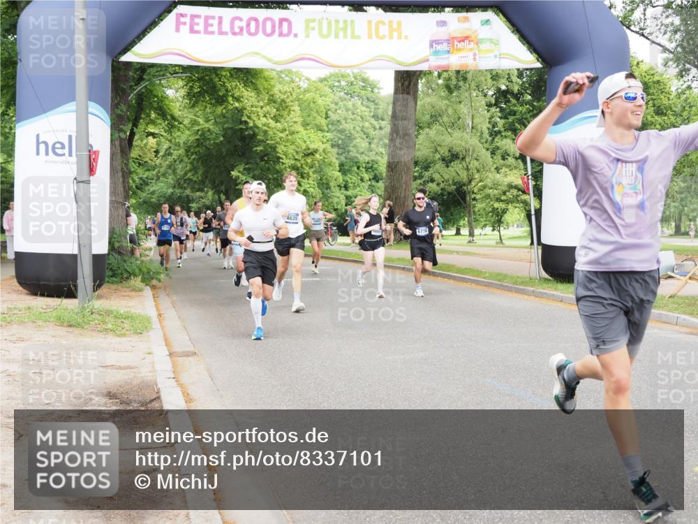 29.06.2025 - hella hamburg halbmarathon MichiJ http://msf.ph/oto/8337101 29.06.2025 10:39:20 Zwischen KM18-KM19 1098, 6776, 7409, 8139, 9876, 12580, 14865, 15426, 17682, 18801 meine-sportfotos.de