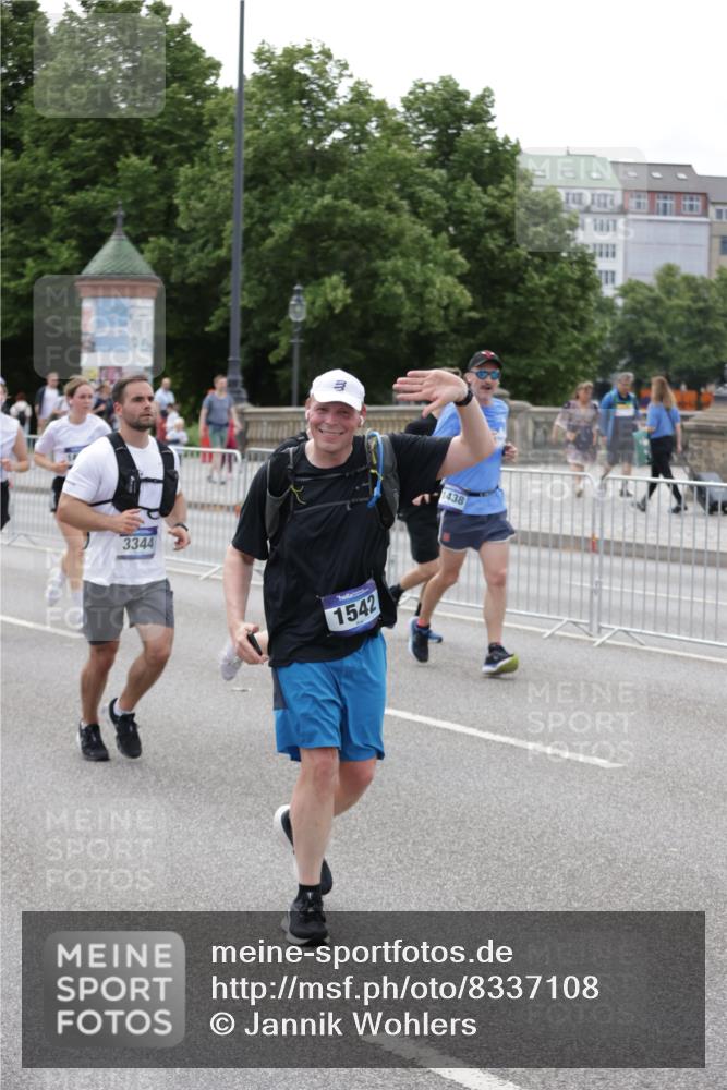 29.06.2025 - hella hamburg halbmarathon Jannik Wohlers http://msf.ph/oto/8337108 29.06.2025 10:41:05 Lombardsbrücke 1314, 1509, 1536, 1542, 1623, 2153, 2258, 3344, 3532, 3533, 3623, 4415, 4610, 5688, 5689, 5928, 5942, 6250, 6793, 6894, 7022, 7023, 8162, 8163, 8586, 8848, 8992, 10181, 10348, 10483, 11011, 11166, 11209, 11371, 11437, 11438, 11482, 12419, 12481, 13018, 13299, 13373, 13444, 13622, 13877, 14037, 14376, 14483, 14608, 14725, 15039, 15224, 15669, 15685, 16021, 16260, 16550, 16559, 17158, 17370, 17636, 17684, 18814, 18888, 18900, 19064 meine-sportfotos.de