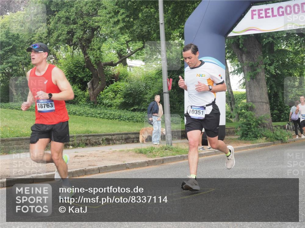 29.06.2025 - hella hamburg halbmarathon KatJ http://msf.ph/oto/8337114 29.06.2025 10:18:21 Zwischen KM18-KM19  meine-sportfotos.de