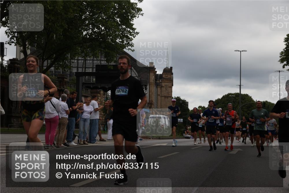 29.06.2025 - hella hamburg halbmarathon Yannick Fuchs http://msf.ph/oto/8337115 29.06.2025 10:51:59 20KM 1595, 1611, 2025, 2488, 2656, 2759, 2840, 2883, 2907, 3093, 3859, 4319, 4426, 4467, 4502, 4632, 4708, 4833, 5277, 5341, 5926, 6104, 6138, 6147, 6531, 6595, 7082, 7138, 7189, 8322, 8585, 9316, 9485, 10599, 10788, 11645, 12585, 13465, 13816, 13880, 14266, 14571, 15217, 15434, 15527, 16517, 16531, 17405, 17415, 17543, 17827, 18068, 18180, 18492, 18501, 18587, 18762, 18891 meine-sportfotos.de