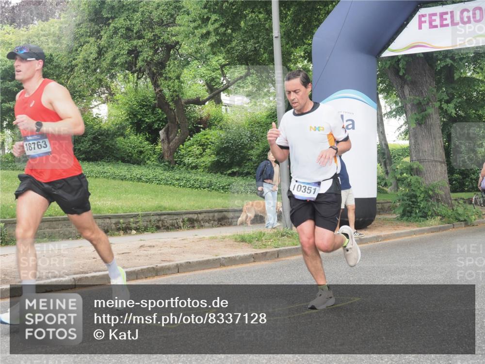 29.06.2025 - hella hamburg halbmarathon KatJ http://msf.ph/oto/8337128 29.06.2025 10:18:21 Zwischen KM18-KM19  meine-sportfotos.de