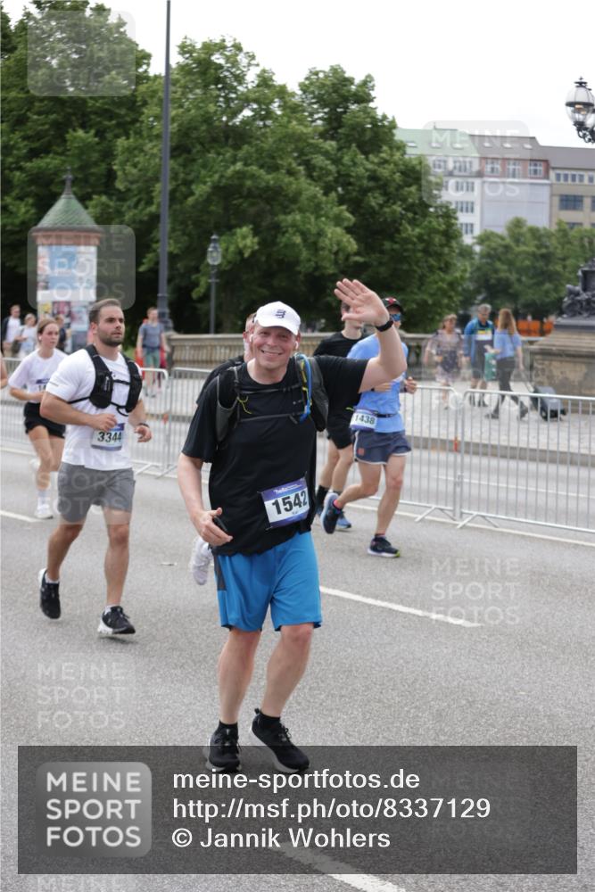 29.06.2025 - hella hamburg halbmarathon Jannik Wohlers http://msf.ph/oto/8337129 29.06.2025 10:41:05 Lombardsbrücke 1314, 1509, 1536, 1542, 1623, 2153, 2258, 3344, 3532, 3533, 3623, 4415, 4610, 5688, 5689, 5928, 5942, 6250, 6793, 6894, 7022, 7023, 8162, 8163, 8586, 8848, 8992, 10181, 10348, 10483, 11011, 11166, 11209, 11371, 11437, 11438, 11482, 12419, 12481, 13018, 13299, 13373, 13444, 13622, 13877, 14037, 14376, 14483, 14608, 14725, 15039, 15224, 15669, 15685, 16021, 16260, 16550, 16559, 17158, 17370, 17636, 17684, 18814, 18888, 18900, 19064 meine-sportfotos.de