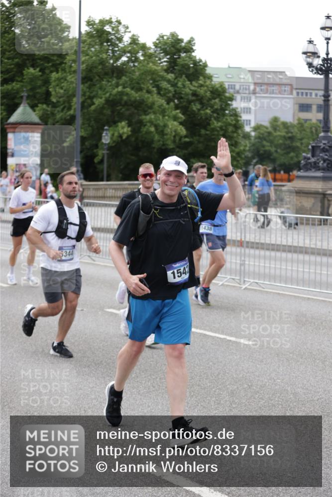 29.06.2025 - hella hamburg halbmarathon Jannik Wohlers http://msf.ph/oto/8337156 29.06.2025 10:41:05 Lombardsbrücke 1314, 1509, 1536, 1542, 1623, 2153, 2258, 3344, 3532, 3533, 3623, 4415, 4610, 5688, 5689, 5928, 5942, 6250, 6793, 6894, 7022, 7023, 8162, 8163, 8586, 8848, 8992, 10181, 10348, 10483, 11011, 11166, 11209, 11371, 11437, 11438, 11482, 12419, 12481, 13018, 13299, 13373, 13444, 13622, 13877, 14037, 14376, 14483, 14608, 14725, 15039, 15224, 15669, 15685, 16021, 16260, 16550, 16559, 17158, 17370, 17636, 17684, 18814, 18888, 18900, 19064 meine-sportfotos.de