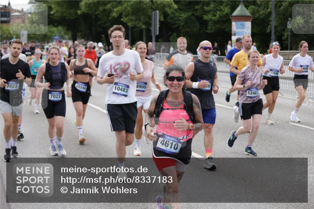 29.06.2025 - hella hamburg halbmarathon Jannik Wohlers http://msf.ph/oto/8337183 29.06.2025 10:41:06 Lombardsbrücke 1314, 1509, 1536, 1542, 1623, 2153, 2258, 3344, 3532, 3533, 3623, 4415, 4610, 5688, 5689, 5928, 5942, 6250, 6793, 6894, 7022, 7023, 8004, 8162, 8163, 8586, 8848, 10181, 10348, 10483, 11011, 11166, 11209, 11371, 11437, 11438, 11482, 12419, 12481, 13018, 13299, 13373, 13444, 13622, 13877, 14037, 14376, 14483, 14608, 14725, 15039, 15224, 15669, 15685, 16021, 16260, 16550, 16559, 16568, 17158, 17370, 17636, 17684, 18814, 18861, 18900, 18990, 19064 meine-sportfotos.de