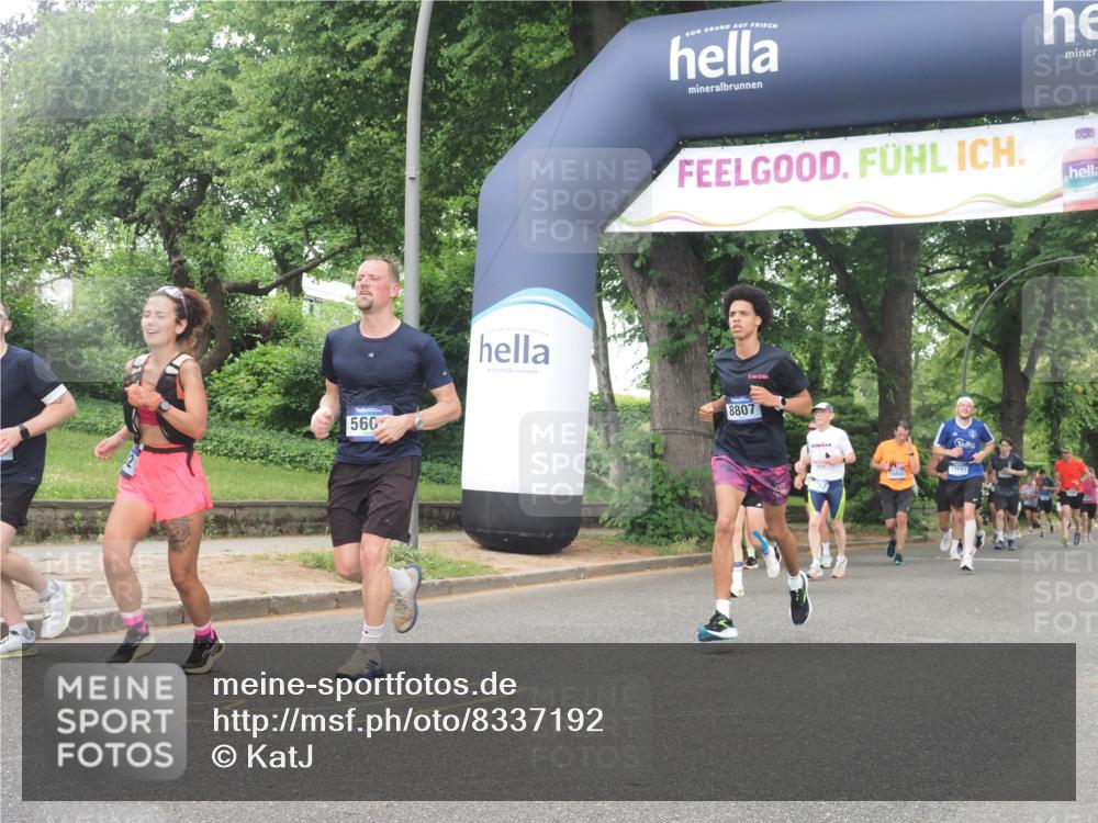 29.06.2025 - hella hamburg halbmarathon KatJ http://msf.ph/oto/8337192 29.06.2025 10:47:57 Zwischen KM18-KM19 3740, 5602, 5603, 5708, 6580, 7006, 7757, 8154, 8422 meine-sportfotos.de