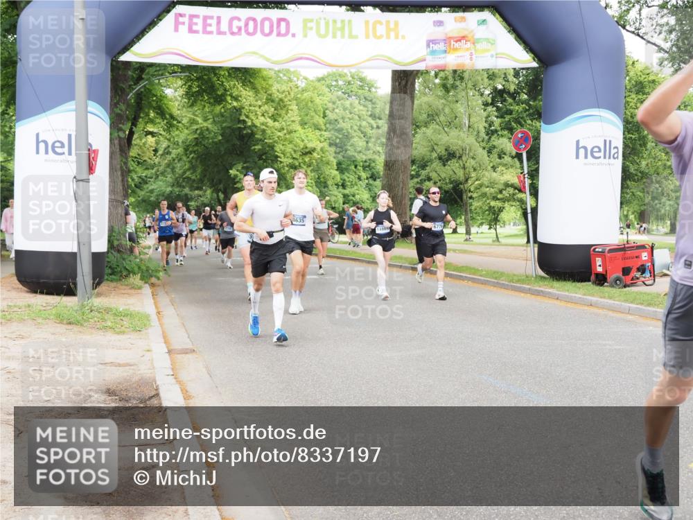 29.06.2025 - hella hamburg halbmarathon MichiJ http://msf.ph/oto/8337197 29.06.2025 10:39:20 Zwischen KM18-KM19 1098, 6776, 7409, 8139, 9876, 12580, 14865, 15426, 17682, 18801 meine-sportfotos.de