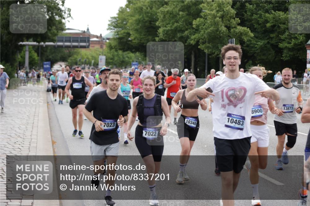 29.06.2025 - hella hamburg halbmarathon Jannik Wohlers http://msf.ph/oto/8337201 29.06.2025 10:41:07 Lombardsbrücke 1314, 1509, 1536, 1542, 1623, 2153, 2258, 3344, 3532, 3533, 3623, 4415, 4610, 5688, 5689, 5928, 5942, 6250, 6450, 6793, 6894, 7022, 7023, 8004, 8162, 8163, 8586, 8848, 10181, 10348, 10483, 11011, 11166, 11209, 11255, 11371, 11437, 11438, 11482, 12419, 12481, 13018, 13299, 13373, 13444, 13622, 13877, 14037, 14376, 14483, 14608, 14725, 15039, 15224, 15669, 15685, 16021, 16260, 16550, 16559, 16568, 17158, 17370, 17636, 17684, 18814, 18861, 18900, 18990, 19064 meine-sportfotos.de