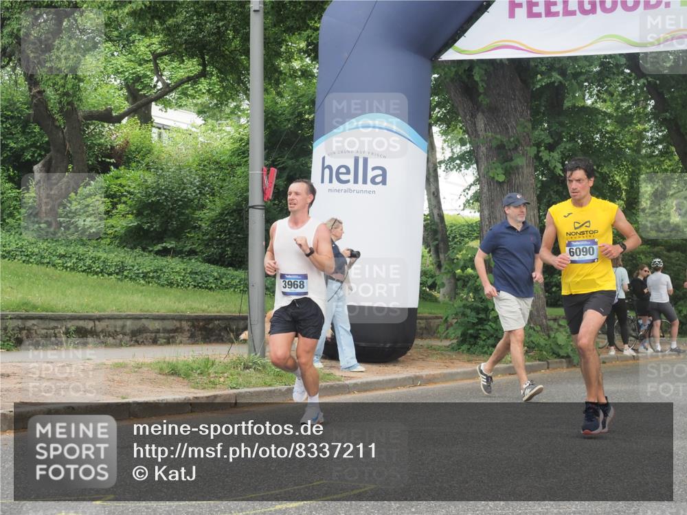29.06.2025 - hella hamburg halbmarathon KatJ http://msf.ph/oto/8337211 29.06.2025 10:18:24 Zwischen KM18-KM19 3968, 6090 meine-sportfotos.de
