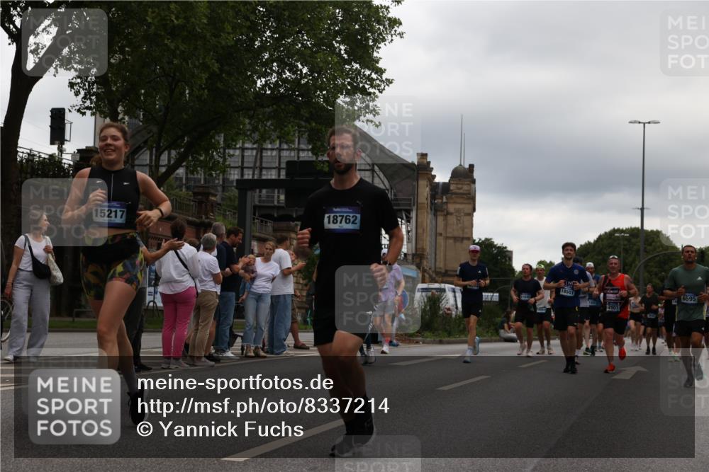 29.06.2025 - hella hamburg halbmarathon Yannick Fuchs http://msf.ph/oto/8337214 29.06.2025 10:51:59 20KM 1595, 1611, 2025, 2488, 2656, 2759, 2840, 2883, 2907, 3093, 3859, 4319, 4426, 4467, 4502, 4632, 4708, 4833, 5277, 5341, 5926, 6104, 6138, 6147, 6531, 6595, 7082, 7138, 7189, 8322, 8585, 9316, 9485, 10599, 10788, 11645, 12585, 13465, 13816, 13880, 14266, 14571, 15217, 15434, 15527, 16517, 16531, 17405, 17415, 17543, 17827, 18068, 18180, 18492, 18501, 18587, 18762, 18891 meine-sportfotos.de