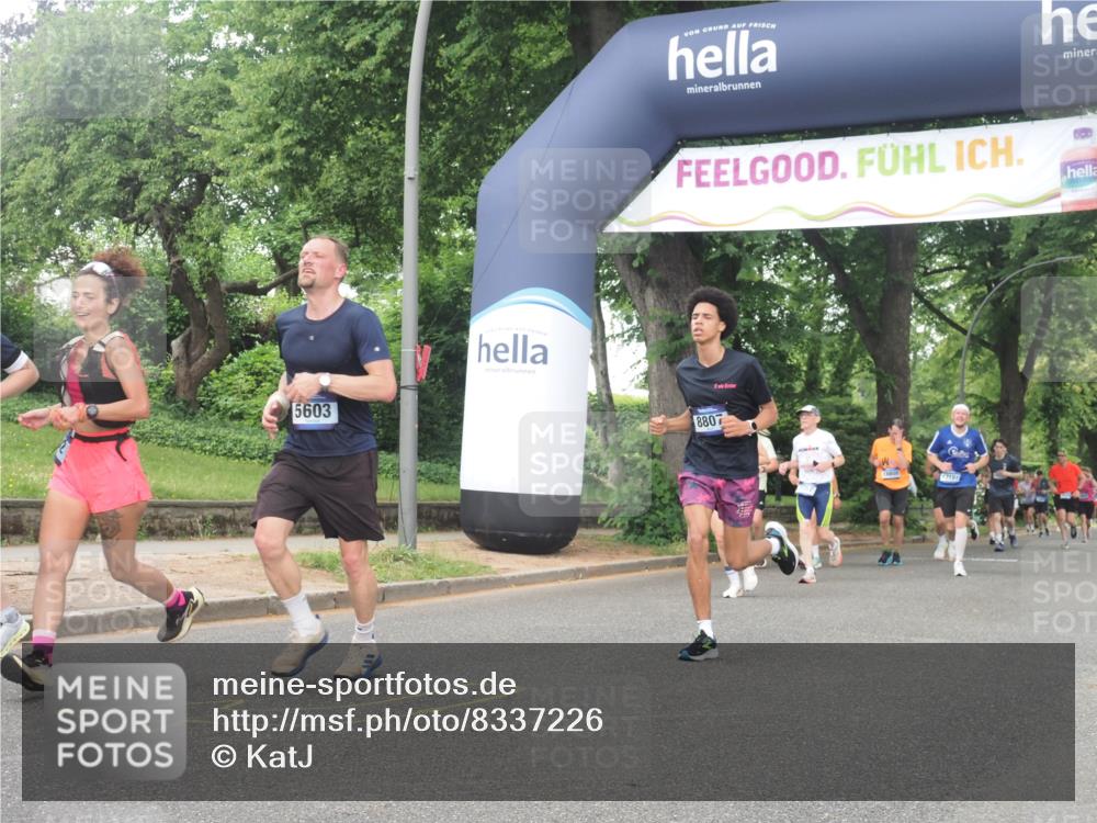 29.06.2025 - hella hamburg halbmarathon KatJ http://msf.ph/oto/8337226 29.06.2025 10:47:57 Zwischen KM18-KM19 3740, 5602, 5603, 5708, 6580, 7006, 7757, 8154, 8422 meine-sportfotos.de