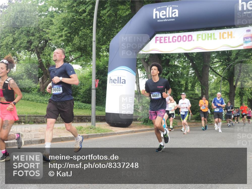 29.06.2025 - hella hamburg halbmarathon KatJ http://msf.ph/oto/8337248 29.06.2025 10:47:57 Zwischen KM18-KM19 3740, 5602, 5603, 5708, 6580, 7006, 7757, 8154, 8422 meine-sportfotos.de