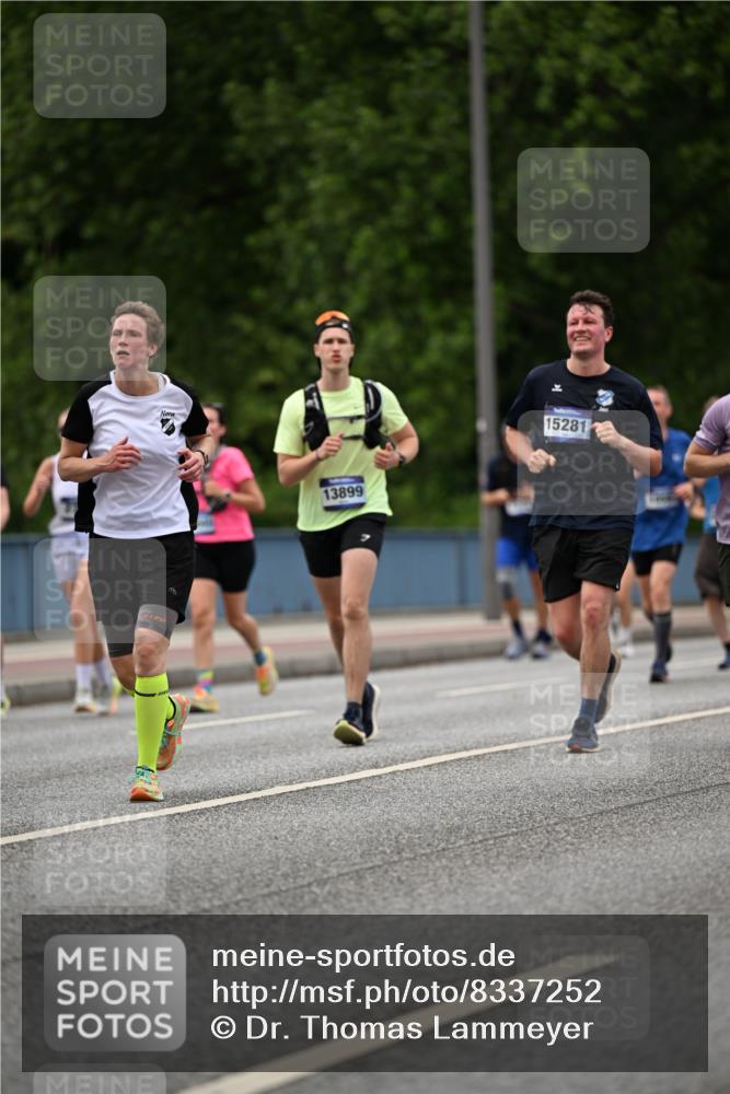 29.06.2025 - hella hamburg halbmarathon Dr. Thomas Lammeyer http://msf.ph/oto/8337252 29.06.2025 10:40:08 Kennedybrücke 1036, 1336, 1717, 2352, 2412, 2588, 2827, 3741, 4413, 5012, 5240, 5531, 6021, 6381, 6845, 6896, 7111, 7275, 7927, 8356, 8947, 9470, 10047, 10119, 10567, 11010, 11187, 11198, 11233 meine-sportfotos.de