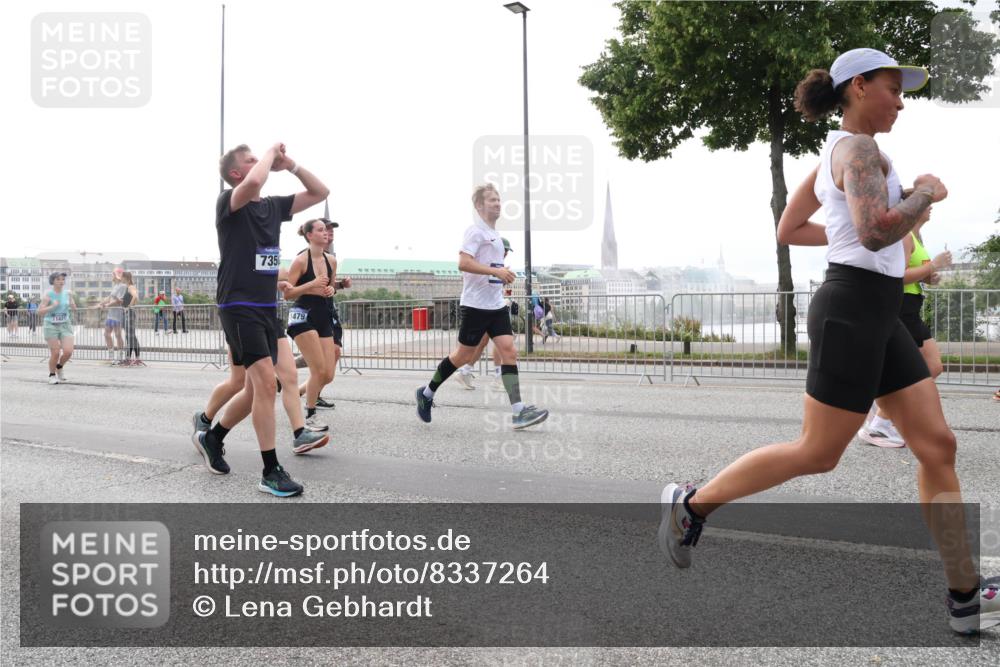 29.06.2025 - hella hamburg halbmarathon Lena Gebhardt http://msf.ph/oto/8337264 29.06.2025 10:38:09 Lombardsbrücke 11421, 735, 1479, 1196, 1394, 1457, 1475, 1578, 1596, 1742, 1791, 1799, 1901, 1966, 1985, 2113, 2151, 2498, 2786, 2853, 3010, 3094, 3095, 3230, 3242, 3246, 3286, 3338, 3635, 3636, 3716, 3777, 3841, 3880, 4159, 4414, 4883, 4921, 5139, 5300, 5522, 5713, 5735, 6199, 6200, 6243, 6362, 6697, 6751, 6930, 7118, 7165, 7244, 7321, 7350, 7552, 7629, 7696, 7868, 7914, 8985, 9247, 9288, 9895, 10159, 10836, 11087, 11543, 12254 meine-sportfotos.de